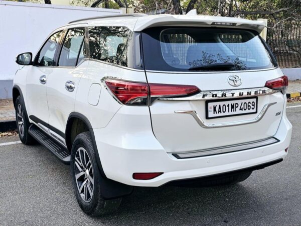 TOYATA FORTUNER 4*4 2016 - Image 4