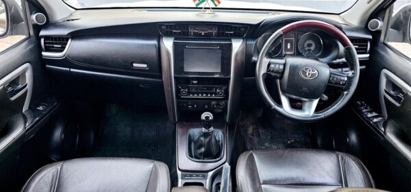TOYATA FORTUNER 4*4 2016 - Image 2