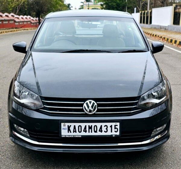 VOLKSWAGEN VENTO 2015