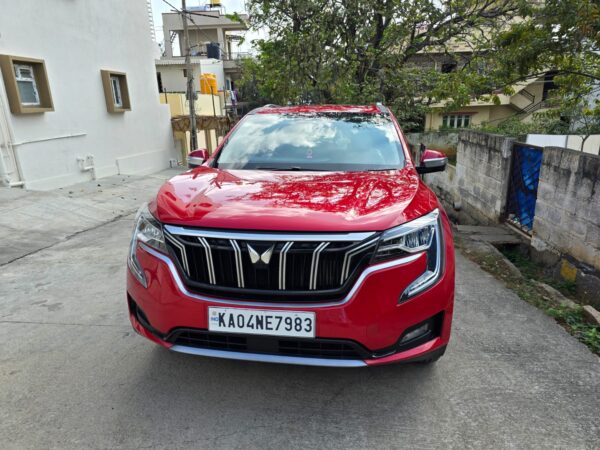 MAHINDRA XUV700 AX7L